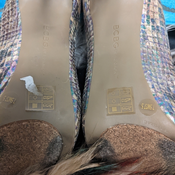 BCBG generation snake skin heels - Picture 6 of 10